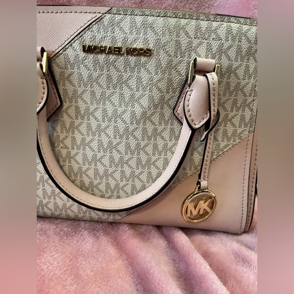 Michael Kors Crossbody Bag - Picture 3 of 12